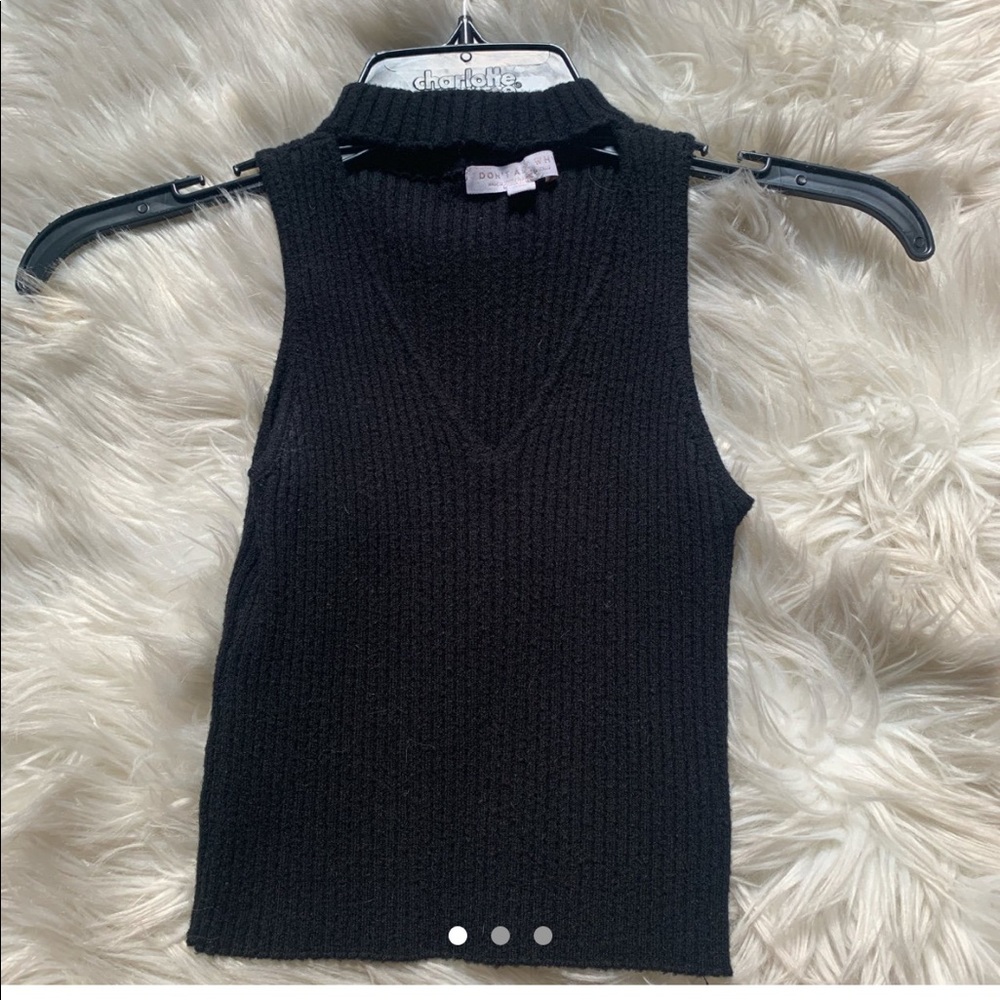 Black crop top